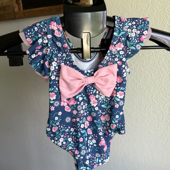 RuffleButts Baby Girl UPF50+ Butterfly Flutter Sleeve One Piece Swimsuit 12-18M - Picture 3 of 5
